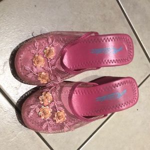Womens pink sequin slippers